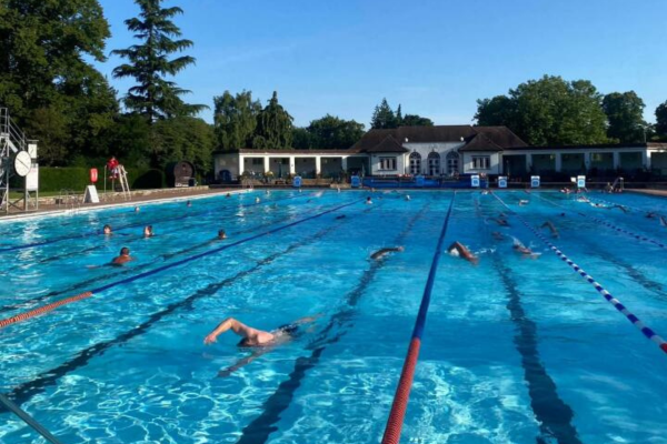 Cheltenham Lido lease extended