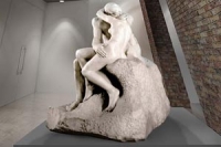 statue of two people in an embrace