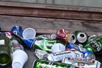 Discarded cans - credit infomatique, flickr